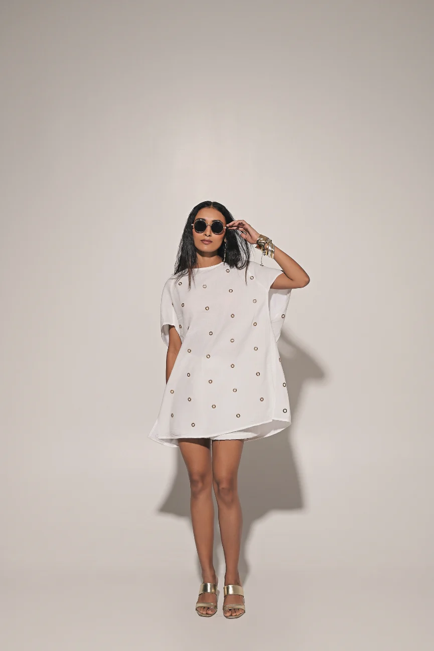 shiro blouse with shorts